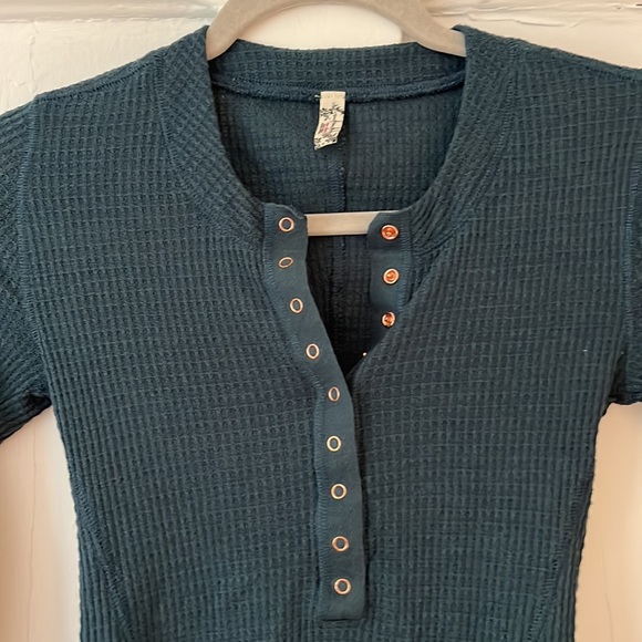 FREE PEOPLE TOP - Picture 3 of 5